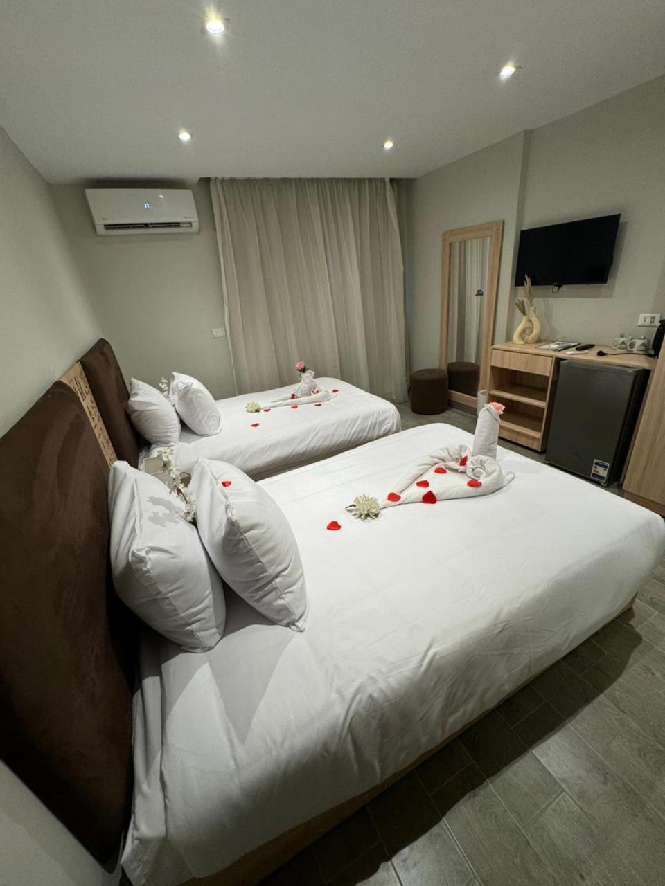 Khufu Pyramids Inn Nazlet el-Sisi ภายนอก รูปภาพ