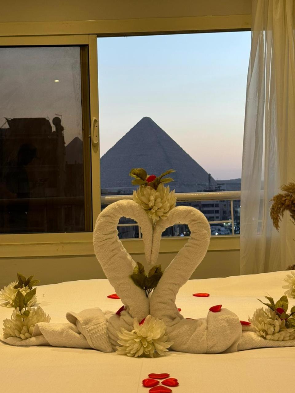 Khufu Pyramids Inn Nazlet el-Sisi ภายนอก รูปภาพ